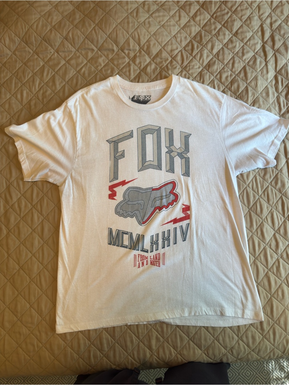 Fox White Short Sleeve Graphic Tee with Gray and Red Logo